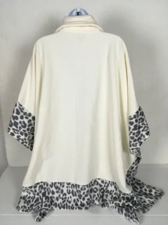LeModa Poncho Women One Size Fits All White with Gray White Leopard Print New - Picture 4 of 15